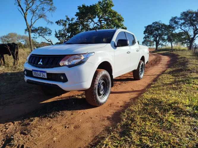 Mitsubishi L200 Triton Sport GLS 2.4 CD Diesel Aut. 2021