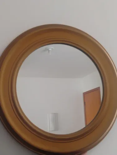 Vendo espelho redondo com moldura 