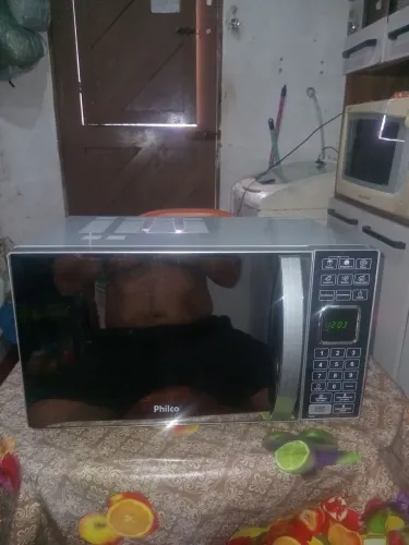 Vende-se  micro-ondas  phico 25 litros espelhado 