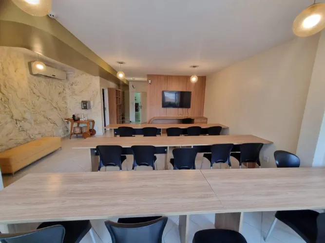 Excelente espaço comercial mobiliado para alugar no Gonzaga Santos -S.P. 97 m²
