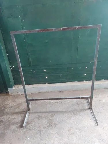 Estrutura de ferro para banner