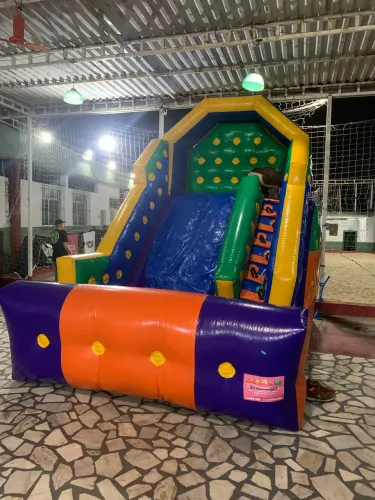 Tobogã inflável aluguel