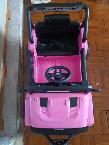 VENDO CARRINHOS ELÉTRICO COM CONTROLE REMOTO DE CRIANÇA.