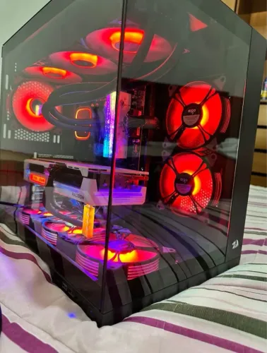 ULTRA PERFORMANCE AMD Ryzen 7 9800X3D RX 9060 XT 16 Gb  não abaixo preço