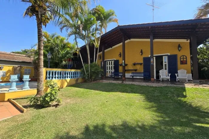 CASA COM TERRENO DE 1.012 m² - 5 DORMITÓRIOS - JARDIM BERLIM JAGUARIÚNA-SP
