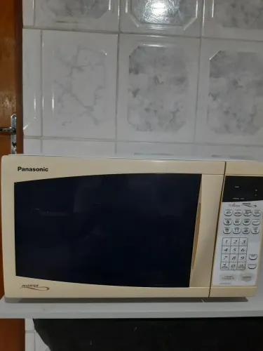 Micro-ondas Panasonic INVERTER 20L, 127v, funcionando perfeitamente