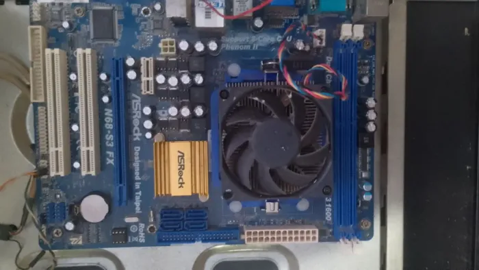 Placa mãe com processador Intel Pentium 4
