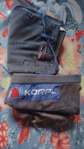 kimono de jiu-jitsu koral