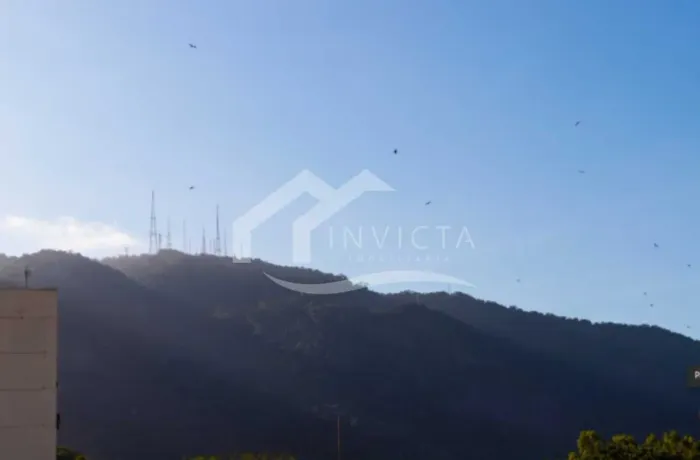INCRÍVEL APARTAMENTO REFORMADO E MOBILIADO NO LEBLON, COM UMA VISTA PRIVILEGIADA, ESSE CHA