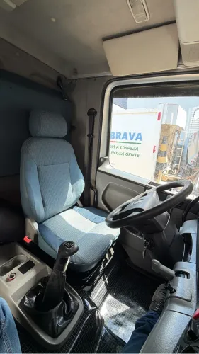 Vw 24-250 ano 10/10 caçamba Becker truck