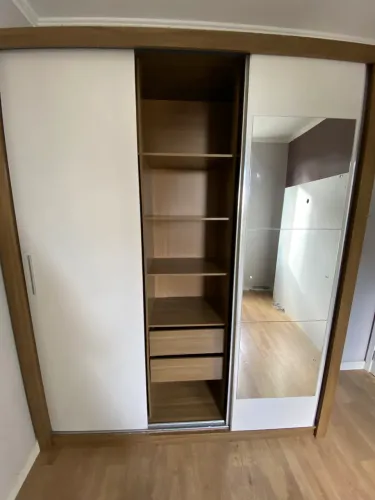 Guarda-roupa 2 portas de correr com espelho