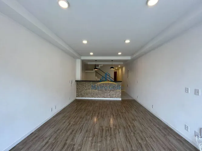 Casa duplex com 2 suítes e 100 m², para locação por R$ 3.300,00 - Itaipava - Petrópolis/RJ