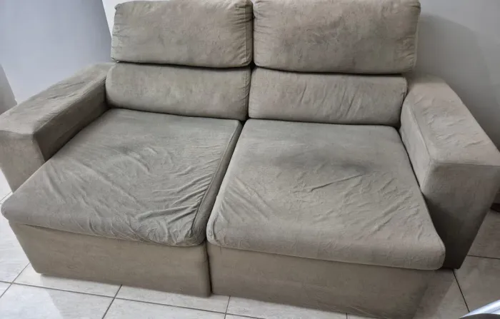 SOFÁ RETRATIL E RECLINÁVEL SUEDE + 2 POLTRONAS SUEDE COM BRAÇO DE ALUMÍNIO