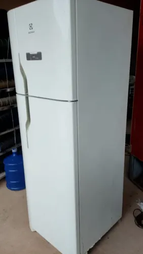 Geladeira Electrolux 371 litros