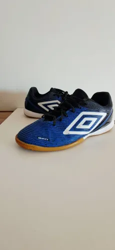 Chuteira Futsal 38 impecável