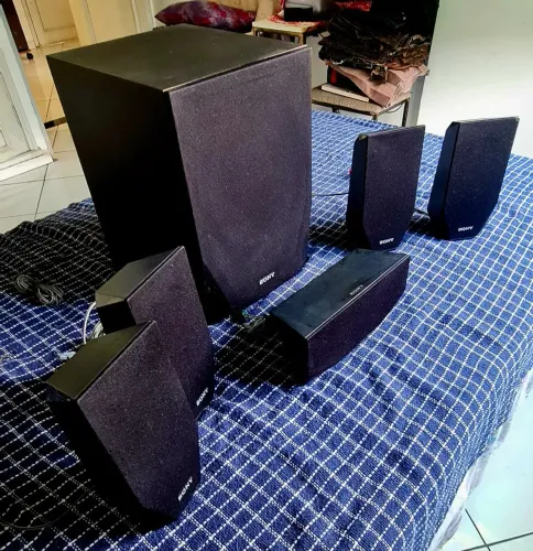 Caixas Sony 5.1 (Subwoofer + 5 Satélites) - Ótimo Estado