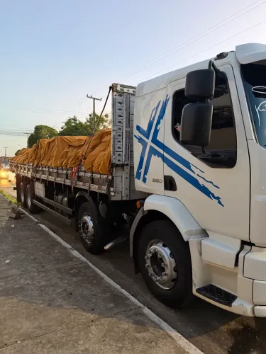 ? Vendo caminhão V M 262.011 completo de fábrica ?