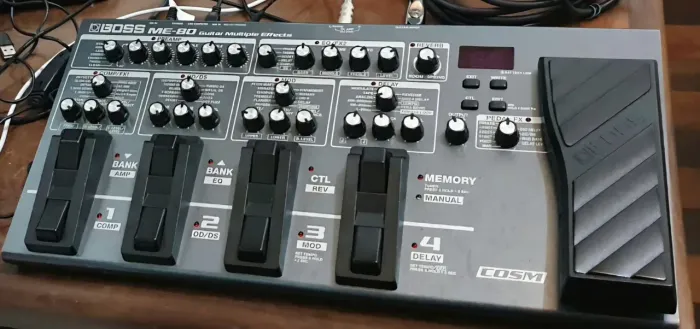 Pedaleira BOSS ME-80