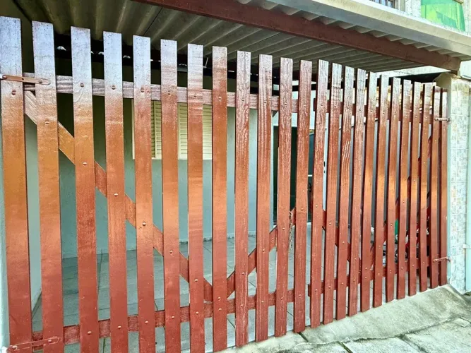 CASA SEMI-MOBILIADA PARA ALUGUEL DEFINITIVO - RIO DO OURO (CARAGUATATUBA)