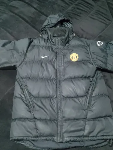 Vendo jaqueta Nike Manchester United original top pena de ganso.