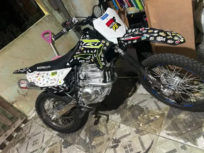 Moto CRF montadinha pra trilha motor Twister 250 adaptado pra 300