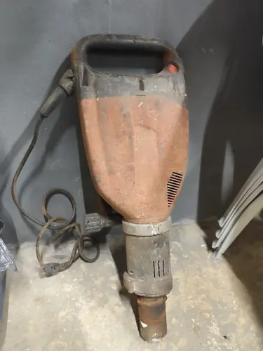 Vendo martelete 10 kg usado