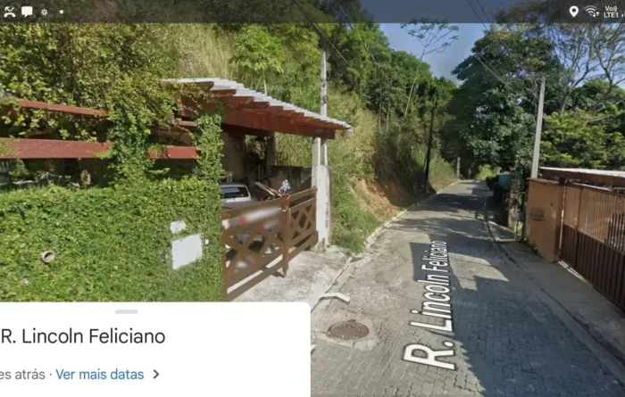 Terreno com vista para venda com 380 metros em Perequê - Ilhabela - SP - tem topografia