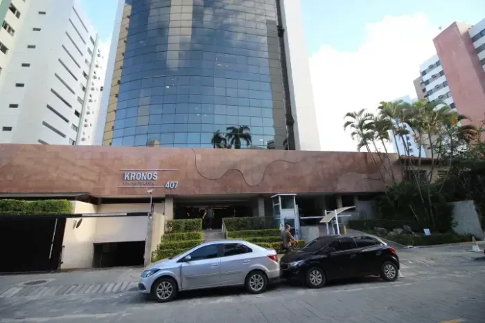 Sala comercial em Graças Empresarial Kronos 45 m2 com 2 vagas soltas e cobertas - Recife -