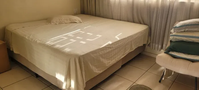 Cama Super King size ORTOBOM ,93×2,03
