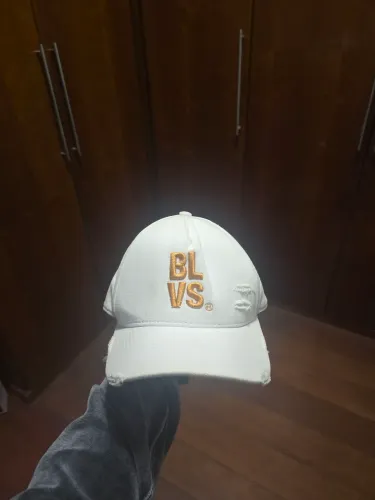 Bone BLVS branco (NOVO)