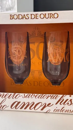 CONJUNTO DE TAÇAS BODAS DE OURO