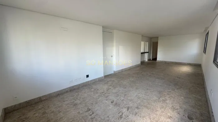 Apartamento à Venda no Lourdes, Belo Horizonte/MG  177m², 4 Suítes e 4 Vagas.