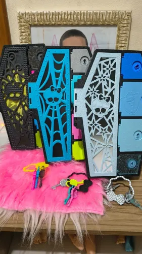 Caixão armário monster High lote com 3