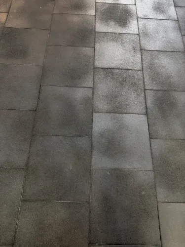 Piso emborrachado (usado).