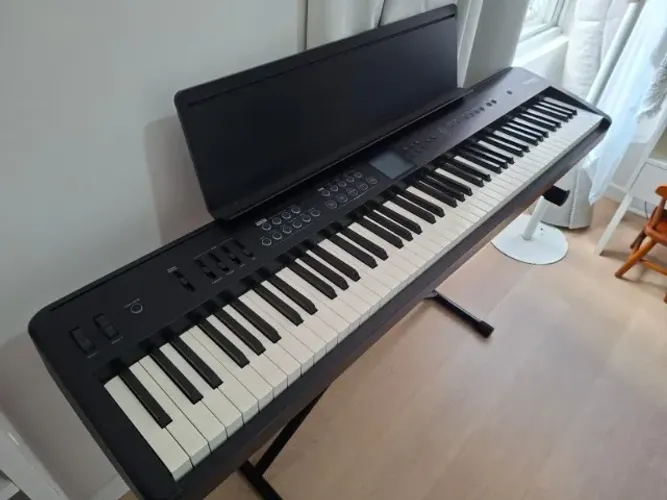 Piano Digital Roland FP-E50