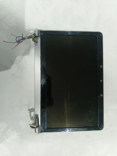 Tela Display Notebook Itautec (Apenas Tela / Carcaça Superior - Sem Cabos)