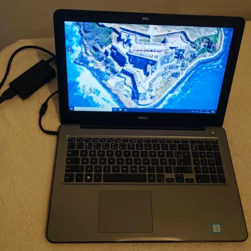 Notebook Dell Inspiron 15 Core i7, SSD 480 GB e Radeon dedicada