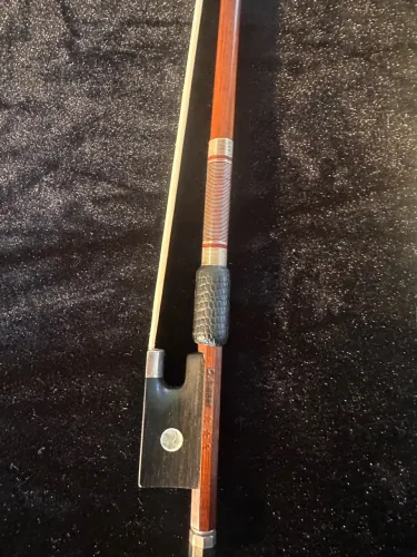 Arco de violino de Autor C Lozer 