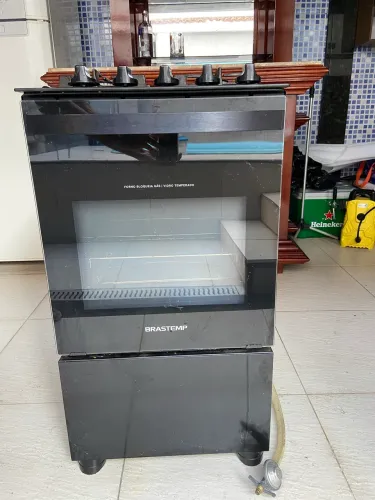 Fogão Brastemp 4 Bocas Preto com Mesa de Vidro e Grades Duplas de Ferro Fundido - BFO4VAE