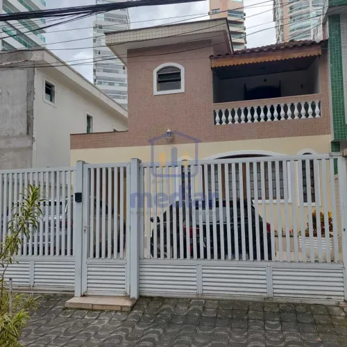 SOBRADO NO BOQUEIRÃO - SANTOS - 3 DORMITÓRIOS (2 SUÍTES) - 276,00 M2 DE ÁREA ÚTIL