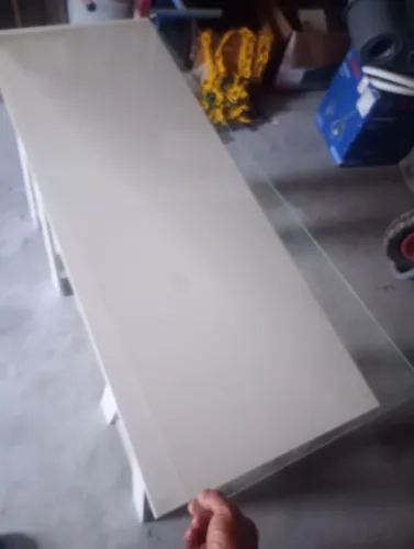 Vendo esse criado mudo bem conservado só não faço entrega