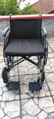 Cadeira de Rodas Até 130Kg