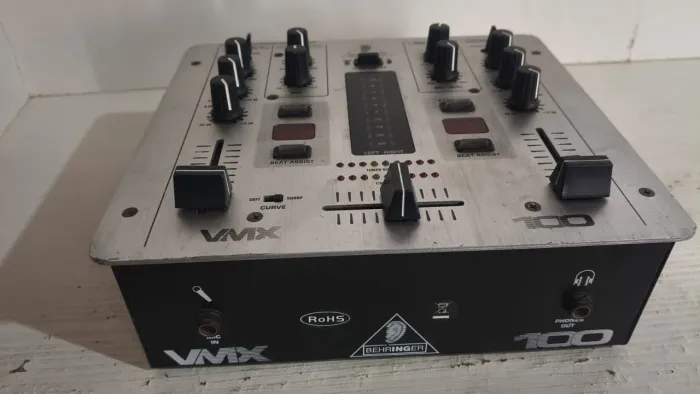 Mesa de som e cdj 