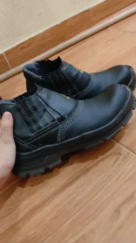 Bota bico de aço