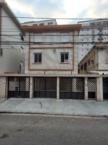 2 Dormitórios - 1°Andar - Todo reformado - Sem elevador - Garagem