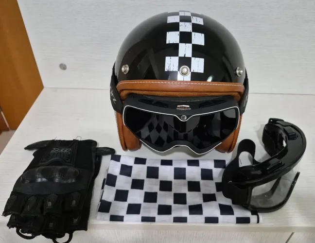Capacete retrô preto