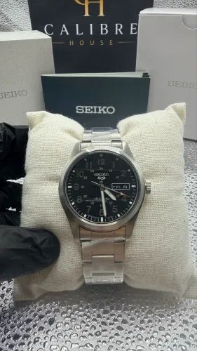 Seiko 5 Sport Field