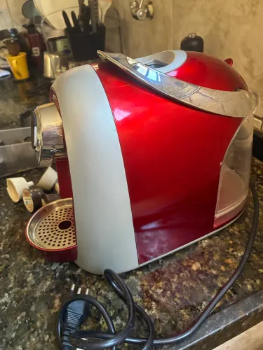 Cafeteira 3 corações vermelha 220v