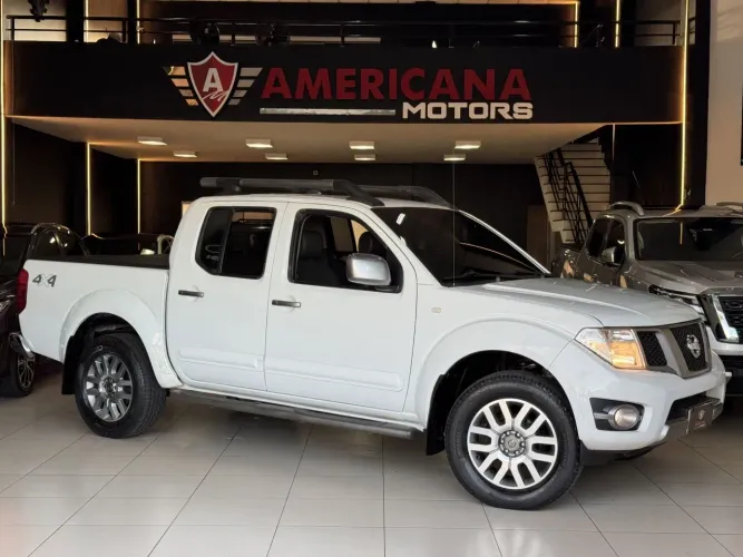 Nissan Frontier SL CD 4X4 2.5tb Diesel AUT 2015