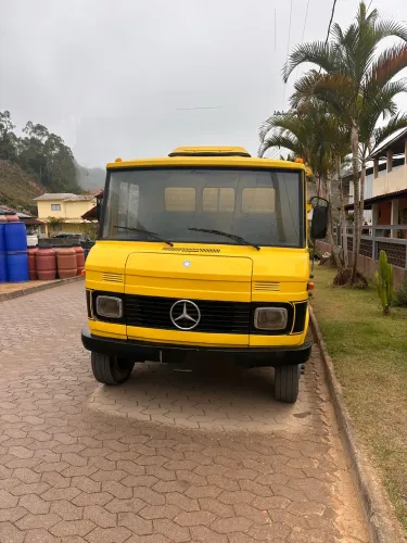 Mercedes 608